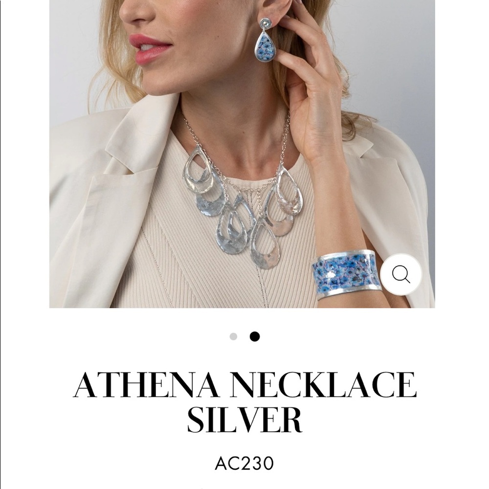EVOCATEUR Necklace